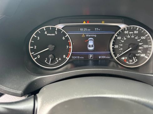 Used 2024 Nissan Altima 2.5 SV FWD image 9