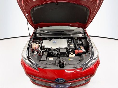 Used 2019 Toyota Prius XLE image 3
