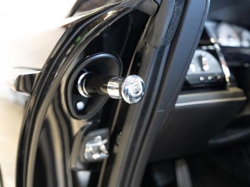 Used 2020 Rolls-Royce Dawn image 60