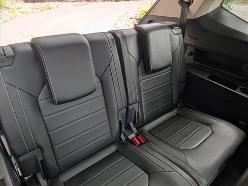 Certified 2025 Volkswagen Atlas SEL AWD/4WD image 18