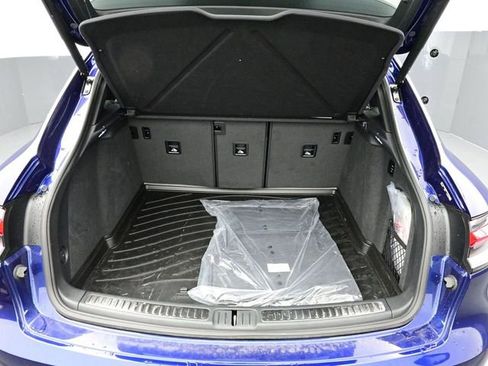 Certified 2025 Porsche Macan Turbo image 16
