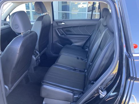 Certified 2024 Volkswagen Tiguan SE image 11