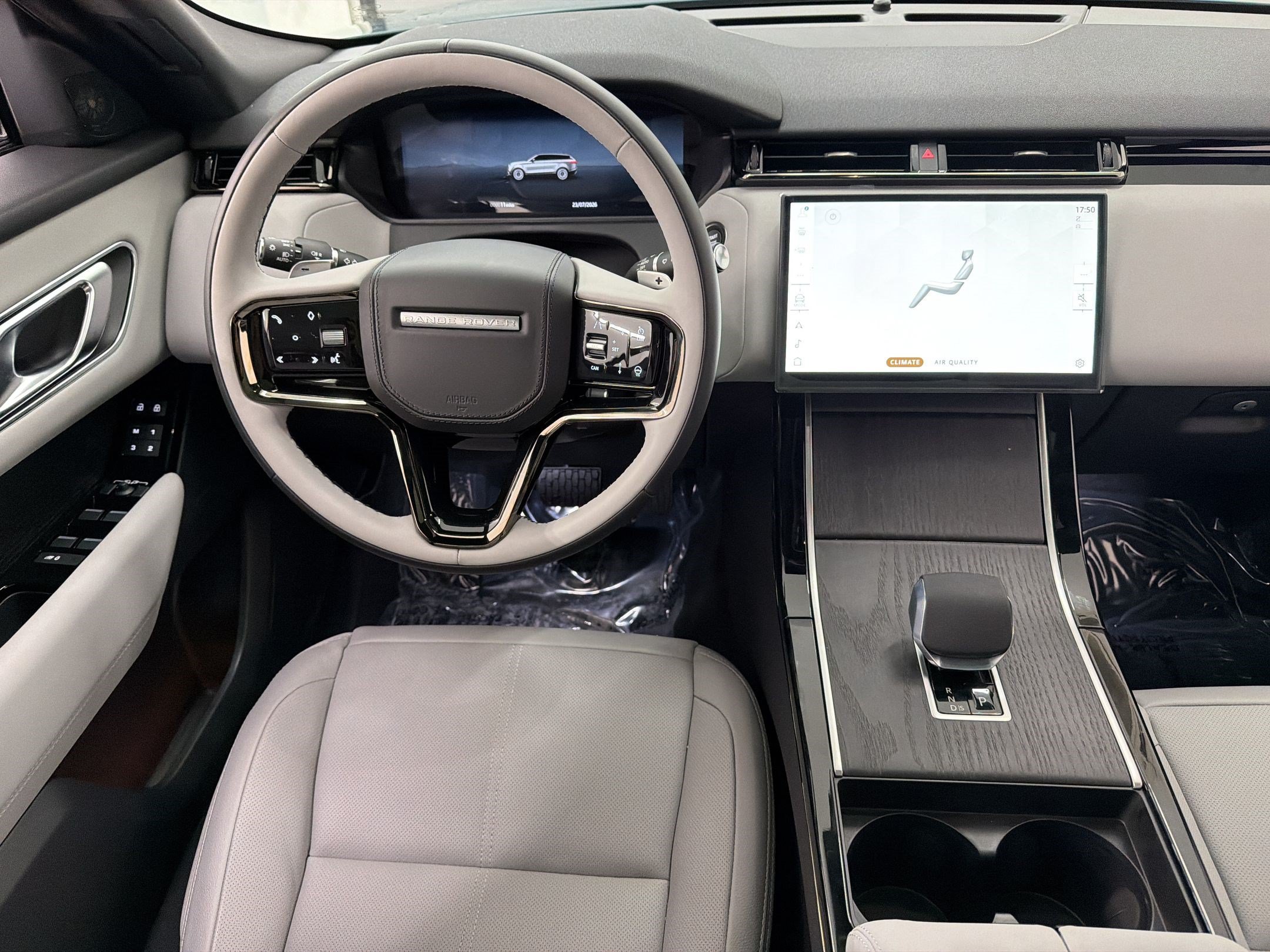 New 2026 Land Rover Range Rover Velar S AWD/4WD image 33