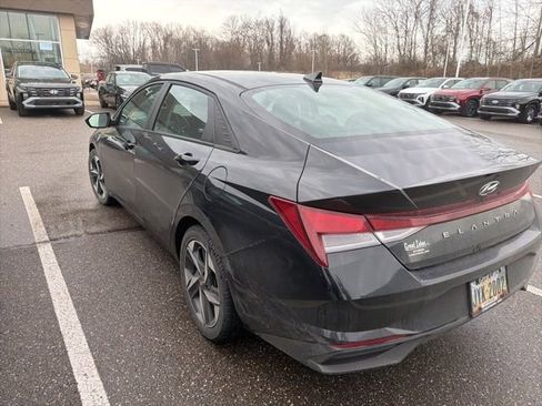 Used 2023 Hyundai Elantra SEL w/ Convenience Package image 8