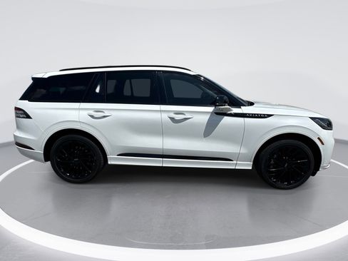 Used 2025 Lincoln Aviator Reserve w/ Equipment Group 201A AWD/4WD image 9