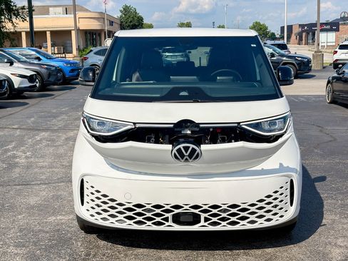 Used 2025 Volkswagen ID. Buzz Pro S RWD image 38