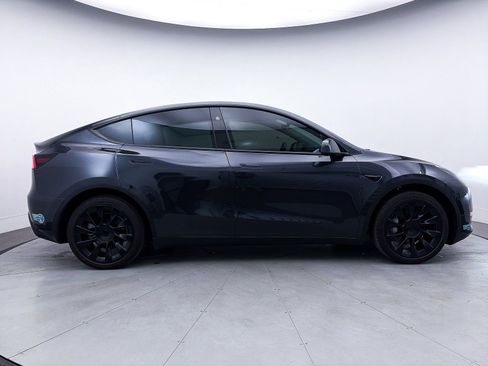 Used 2024 Tesla Model Y Long Range image 36