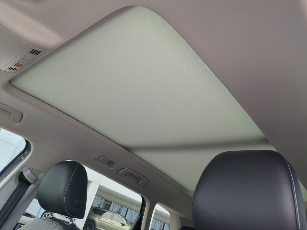 Certified 2023 Volkswagen Taos SE w/ Panoramic Sunroof Package FWD image 21