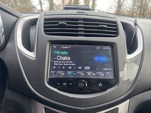 Used 2016 Chevrolet Trax LT w/ LT Sun and Sound Package image 19