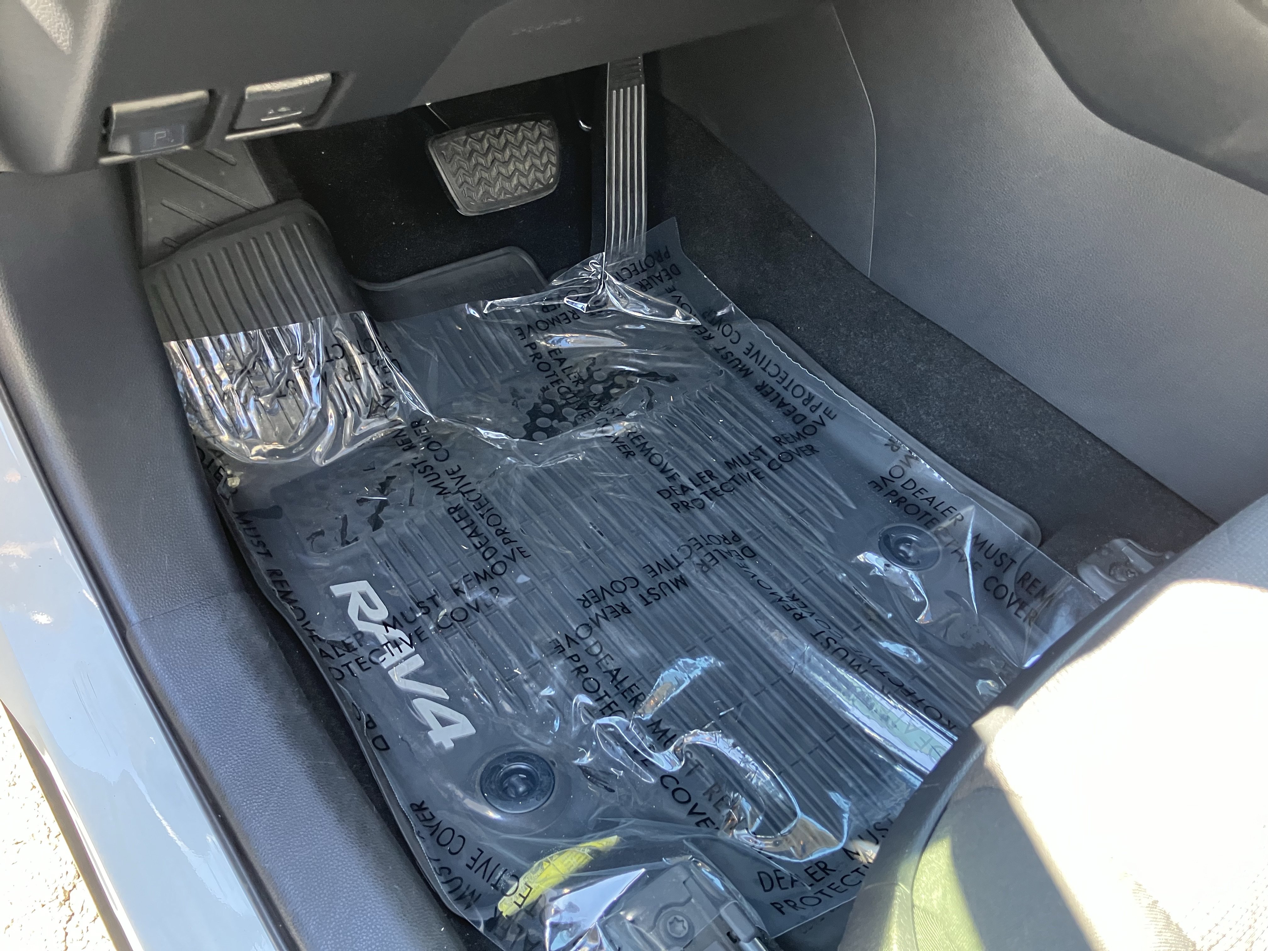 Used 2019 Toyota RAV4 XLE w/ Convenience Package FWD image 18