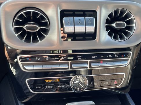Used 2024 Mercedes-Benz G 550 w/ Final Edition w/ Olive Magno image 33