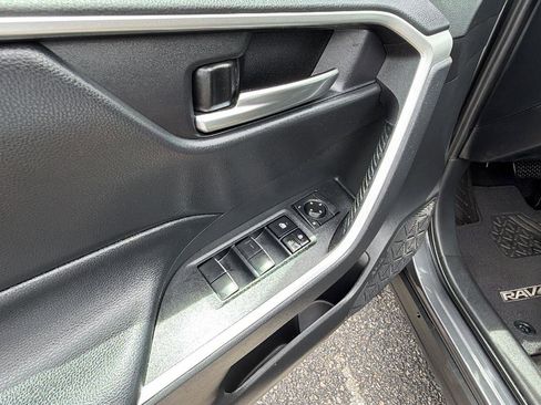 Used 2019 Toyota RAV4 XLE Premium w/ Advanced Technology Package FWD image 14
