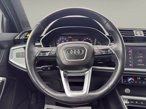 Used 2020 Audi Q3 2.0T Premium w/ Convenience Package AWD/4WD image 10