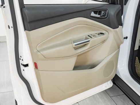 Used 2019 Ford Escape Titanium image 38