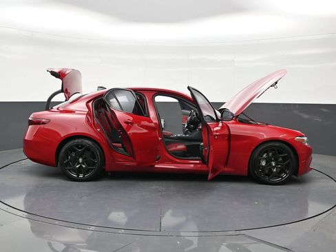 Used 2021 Alfa Romeo Giulia Sprint w/ Nero Edizione RWD image 29