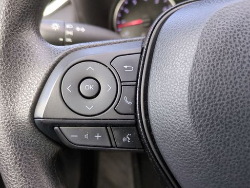Used 2021 Toyota RAV4 LE AWD/4WD image 22