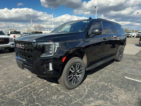 Used 2022 GMC Yukon XL AT4 AWD/4WD image 4