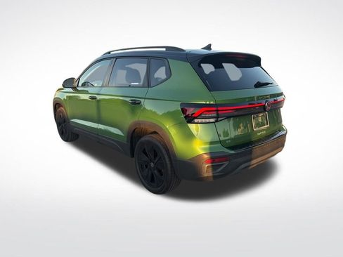 Used 2025 Volkswagen Taos SE image 7