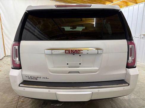 Used 2018 GMC Yukon XL Denali AWD/4WD image 7