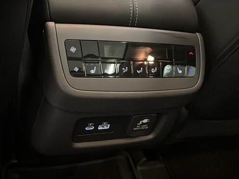 Used 2025 Nissan Pathfinder Platinum AWD/4WD image 29