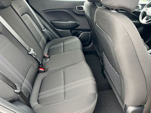 Certified 2025 Hyundai Venue SEL FWD image 10