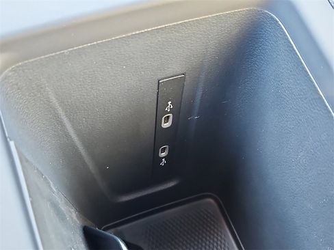 New 2025 Volkswagen Tiguan SE R-Line image 10