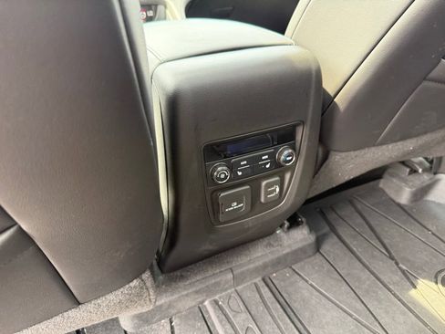 Used 2021 Buick Enclave Avenir w/ Avenir Technology Package AWD/4WD image 7