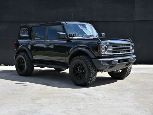 Used 2022 Ford Bronco 4-Door image 1