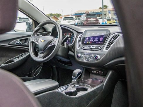 Used 2024 Chevrolet Malibu LT image 16