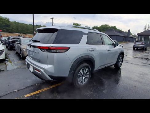 Used 2024 Nissan Pathfinder SL w/ Cargo Package AWD/4WD image 8