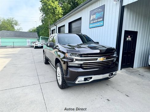 Used 2019 Chevrolet Silverado 1500 High Country w/ Technology Package AWD/4WD image 16