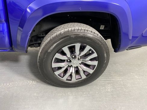 Certified 2022 Toyota Tacoma Limited image 28