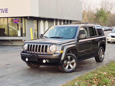 Used 2015 Jeep Patriot 4WD image 2