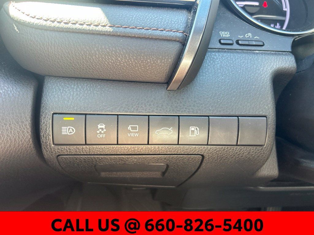 Used 2018 Toyota Camry XLE w/ Audio Package FWD image 14
