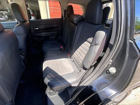 Used 2020 Mitsubishi Outlander SE AWD/4WD image 25