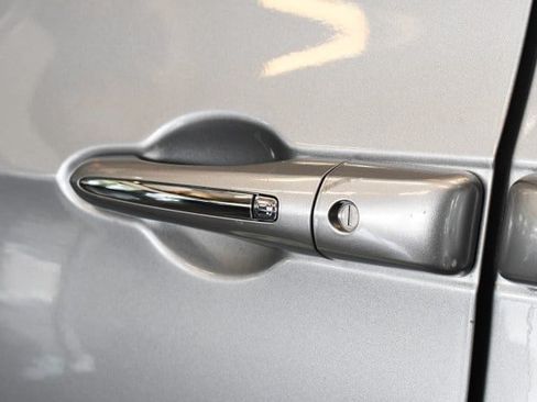 Used 2017 Chrysler Pacifica Touring Plus FWD image 7