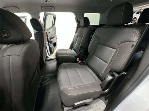 Used 2023 GMC Acadia SLE w/ Driver Convenience Package image 19