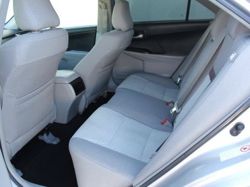 Used 2014 Toyota Camry LE FWD image 12
