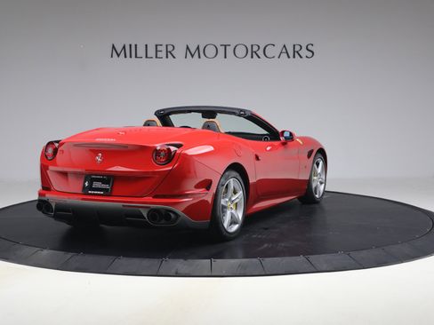 Certified 2016 Ferrari California T image 7