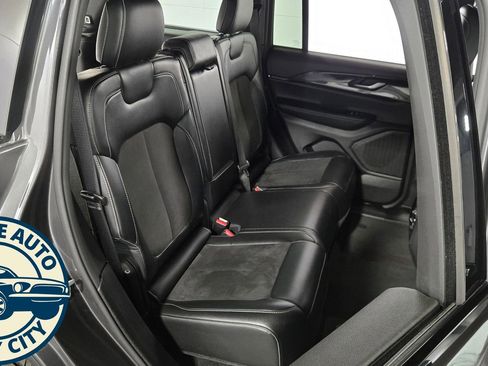Used 2023 Jeep Grand Cherokee Altitude image 35
