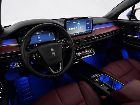Used 2025 Lincoln Corsair Reserve w/ Equipment Group 202A AWD/4WD image 27