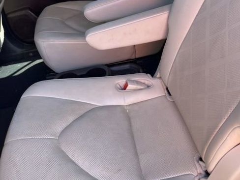 Used 2021 Toyota Highlander Platinum FWD image 11