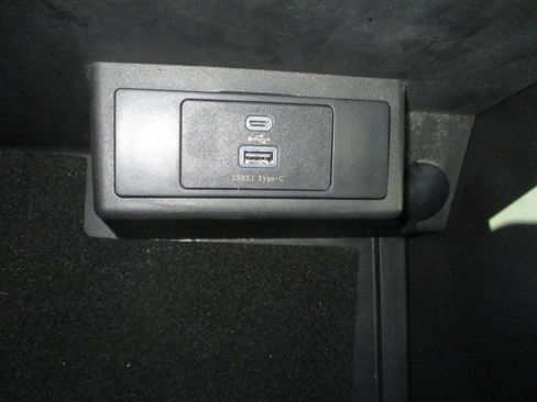 Used 2013 Ford F150 Limited image 25