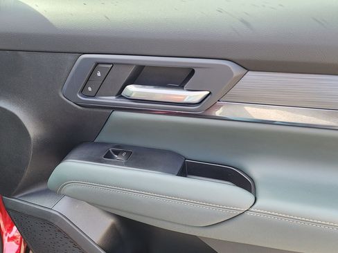 New 2026 GMC Terrain AT4 w/ Convenience Package III image 39