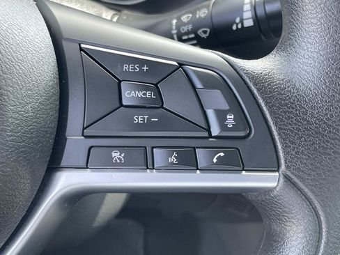 Used 2025 Nissan Sentra SV FWD image 19