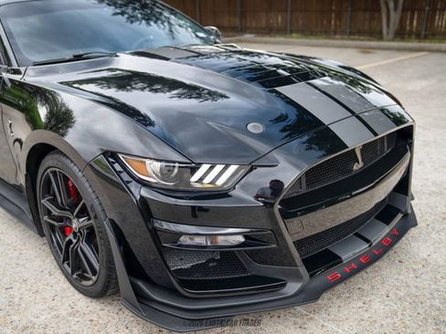 Used 2022 Ford Mustang Shelby GT500 w/ Technology Package RWD image 38