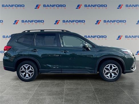 Used 2023 Subaru Forester Premium image 6