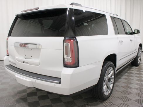 Used 2019 GMC Yukon XL Denali w/ Denali Ultimate Package AWD/4WD image 33