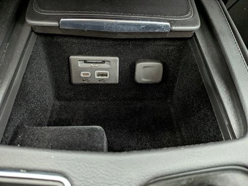 Used 2021 Cadillac XT4 Premium Luxury w/ Cold Weather Package image 11