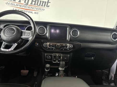 Used 2022 Jeep Wrangler Unlimited Sahara AWD/4WD image 21